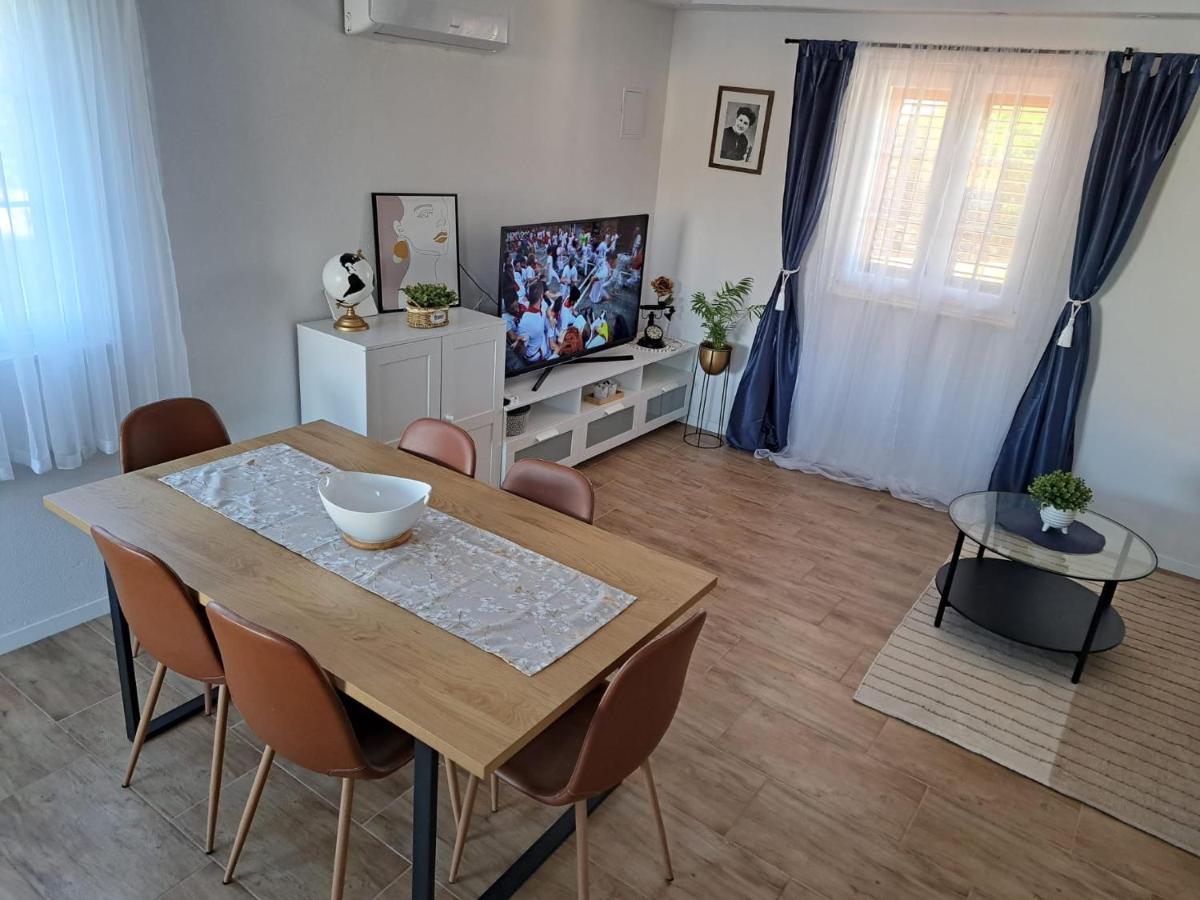 Villa Venkin Dvor Novalja Ngoại thất bức ảnh